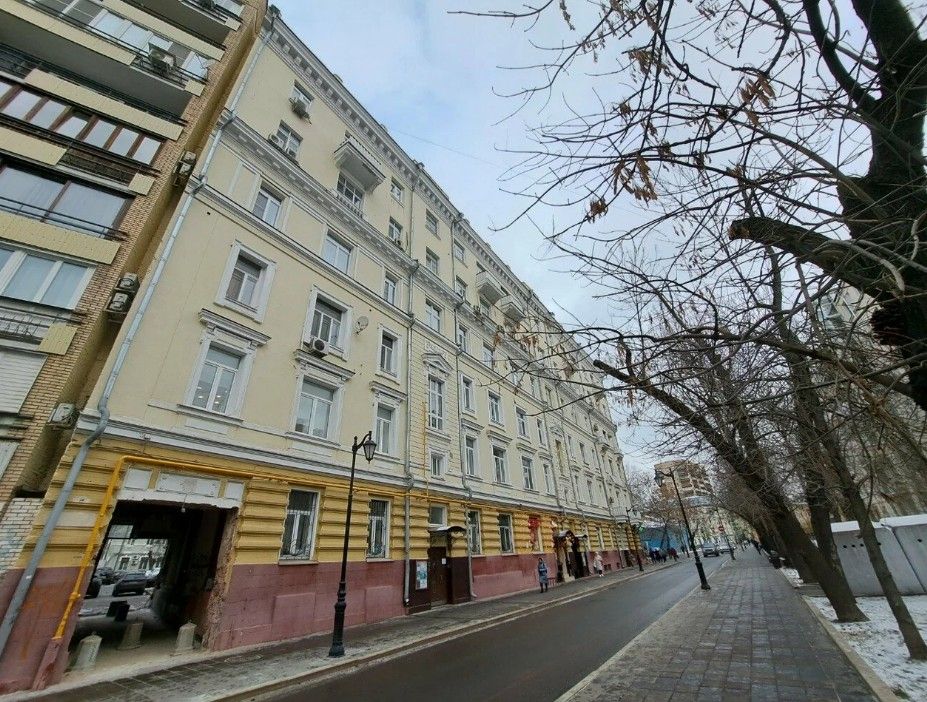 фасад дома, здание по адресу г Москва, ул Большая Бронная, д 7